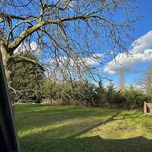 Forest Gated Parking On 2 Acres Garden Chislehurst