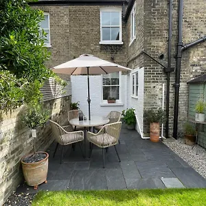 Fantastic Victorian House, Excellent Location - Homehost Cambridge (Cambridgeshire)