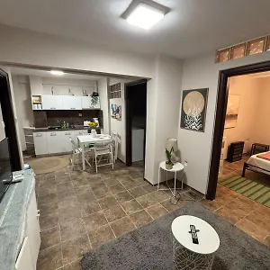 Apartment At The Core Of The Next To Gallerius Palace, Thessaloniki